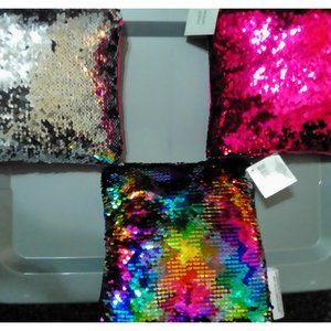 Mini sequenced pillows